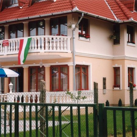 זמראדי Dessewffy Guesthouse מראה חיצוני תמונה